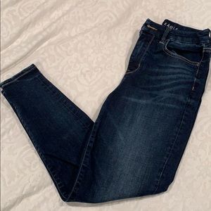 AE Curvy Hi-Waisted Skinny Jeans